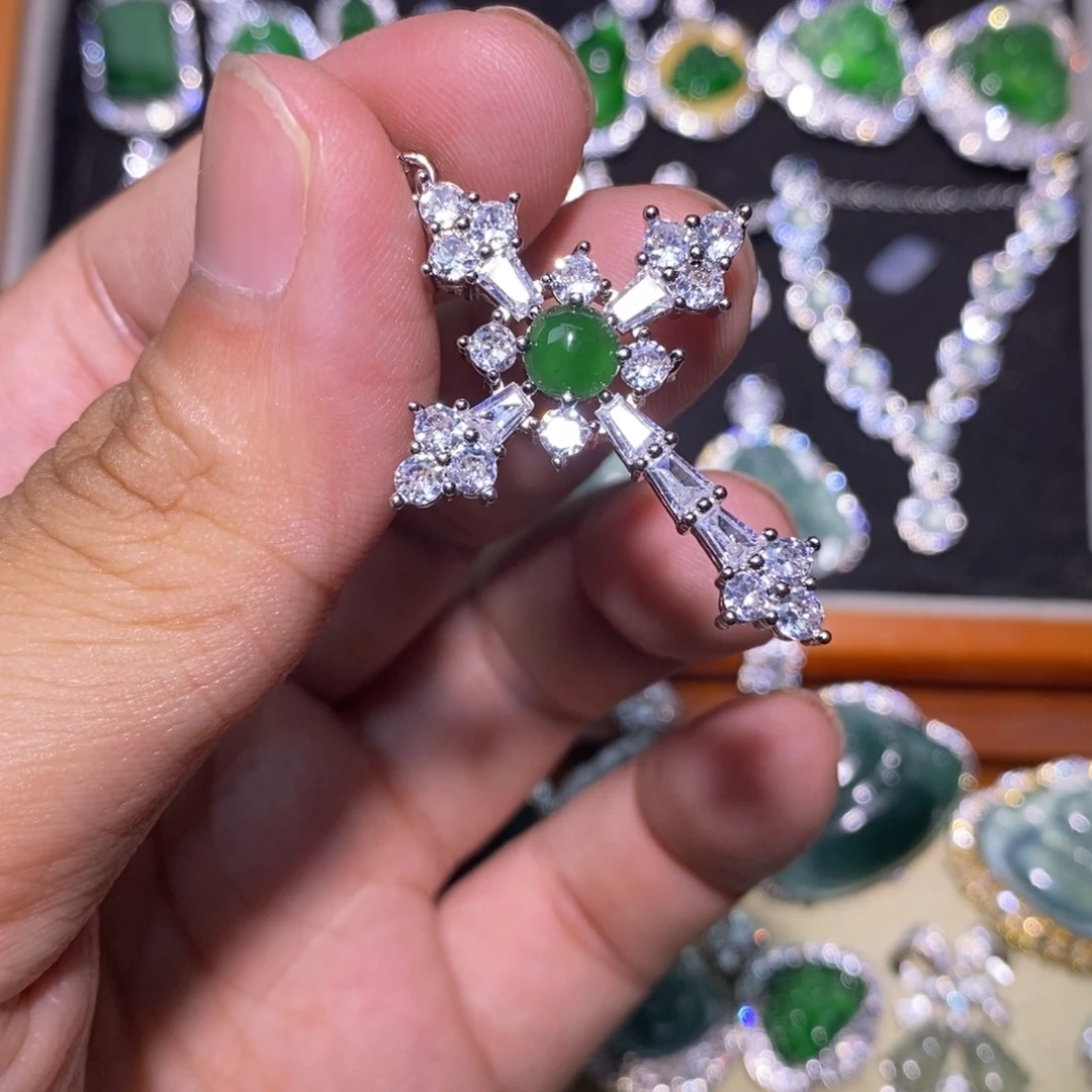 翡翠未镶嵌颈饰天然