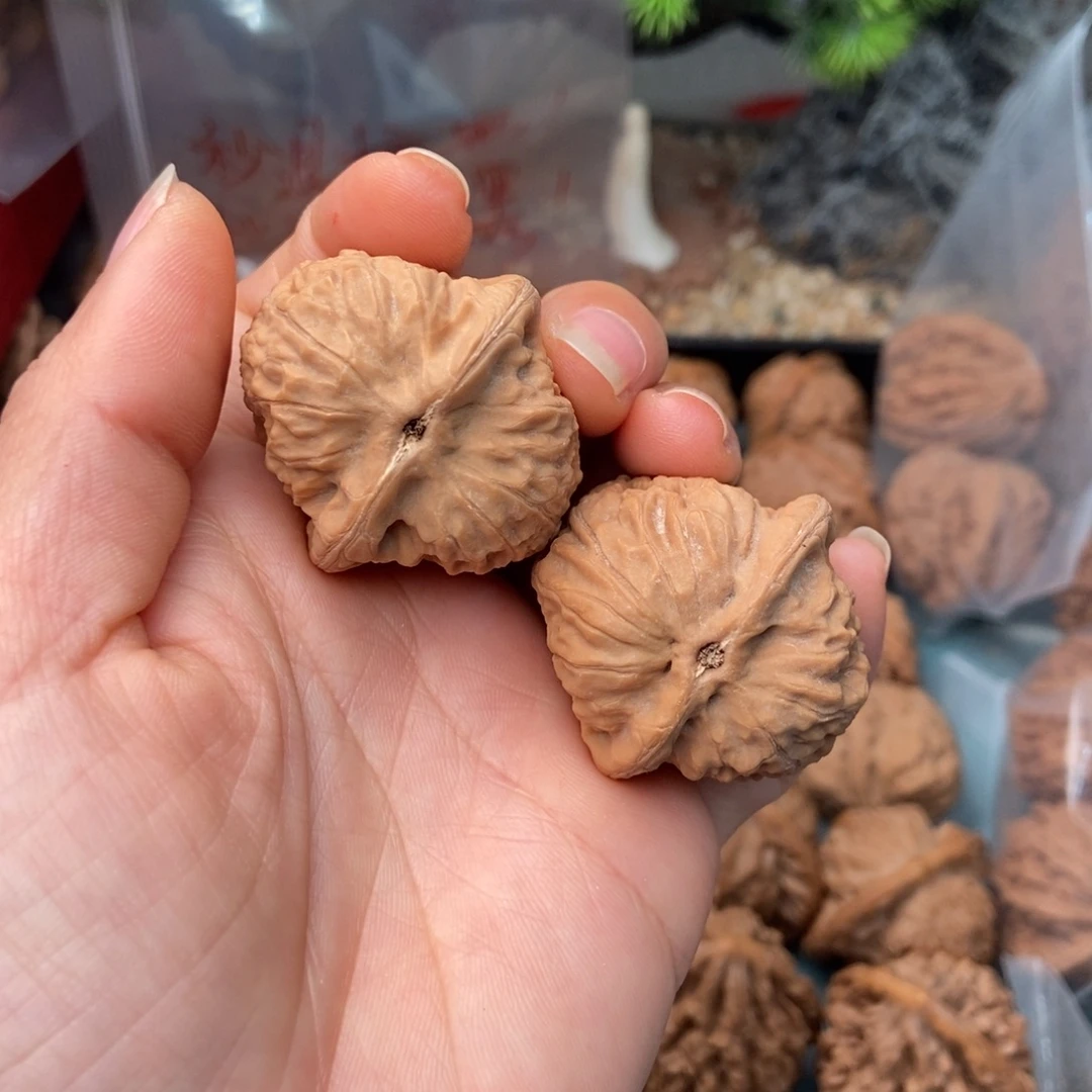 文玩核桃吊坠红方印25