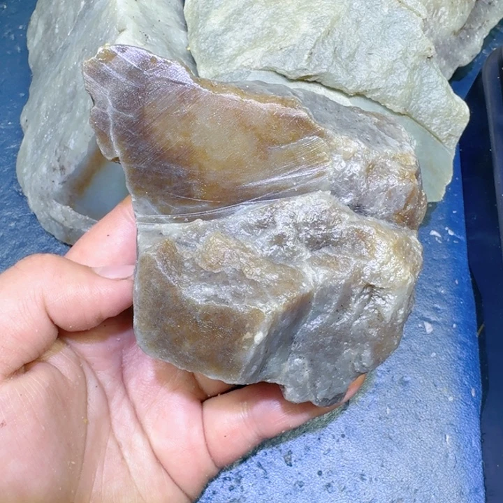 和田玉未镶嵌珠宝半成品