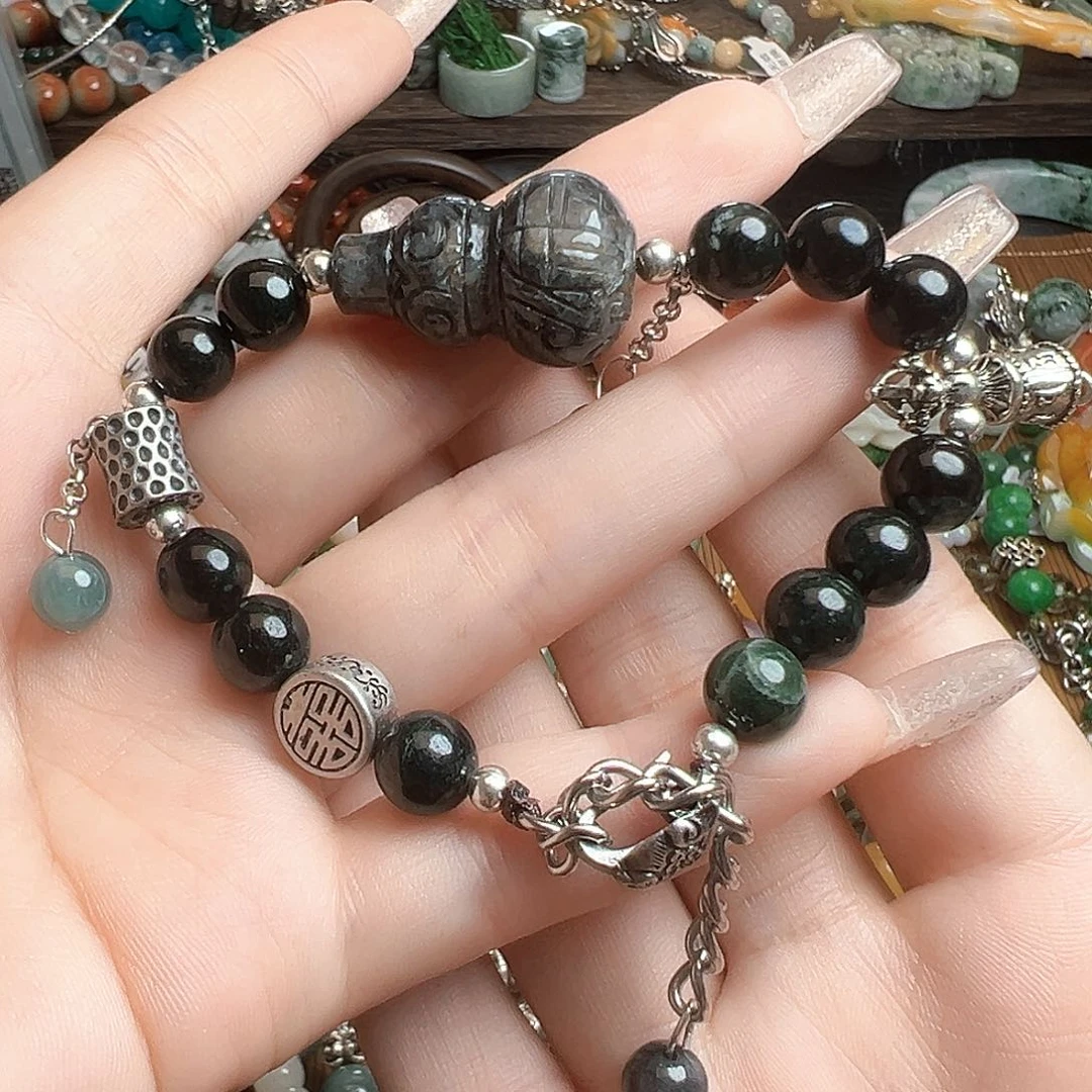 翡翠未镶嵌颈饰吊坠