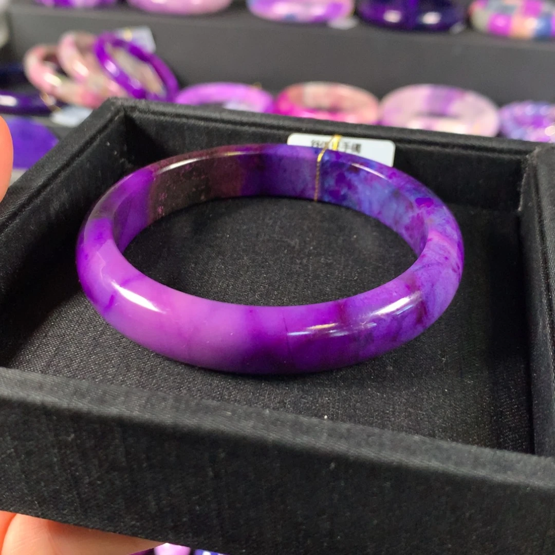 未镶嵌苏纪石（舒俱来）手镯