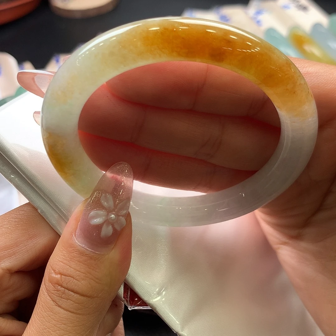 翡翠未镶嵌手镯（圆镯）58号