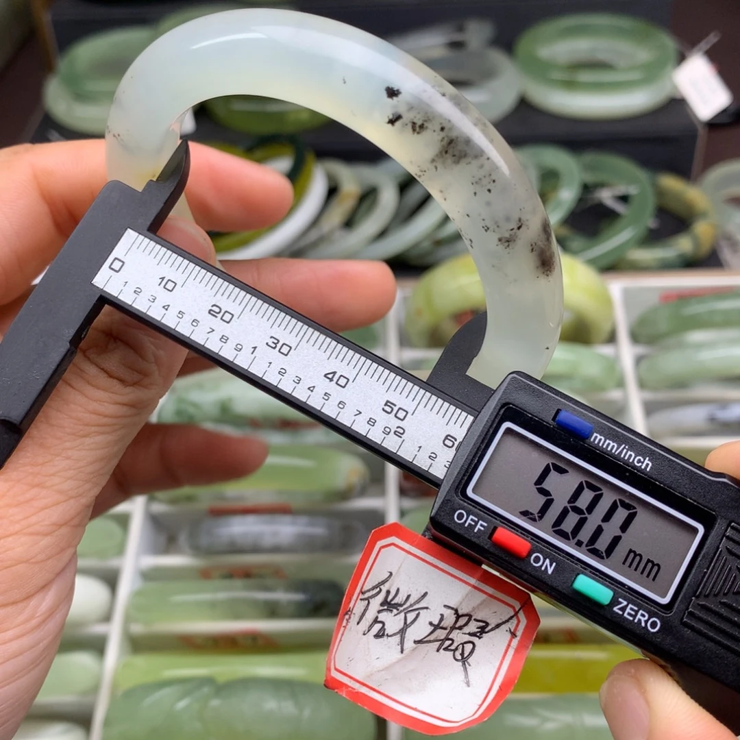 蛇纹石玉未镶嵌手镯482