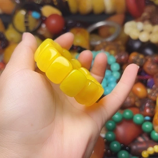 未镶嵌颈饰琥珀经典
