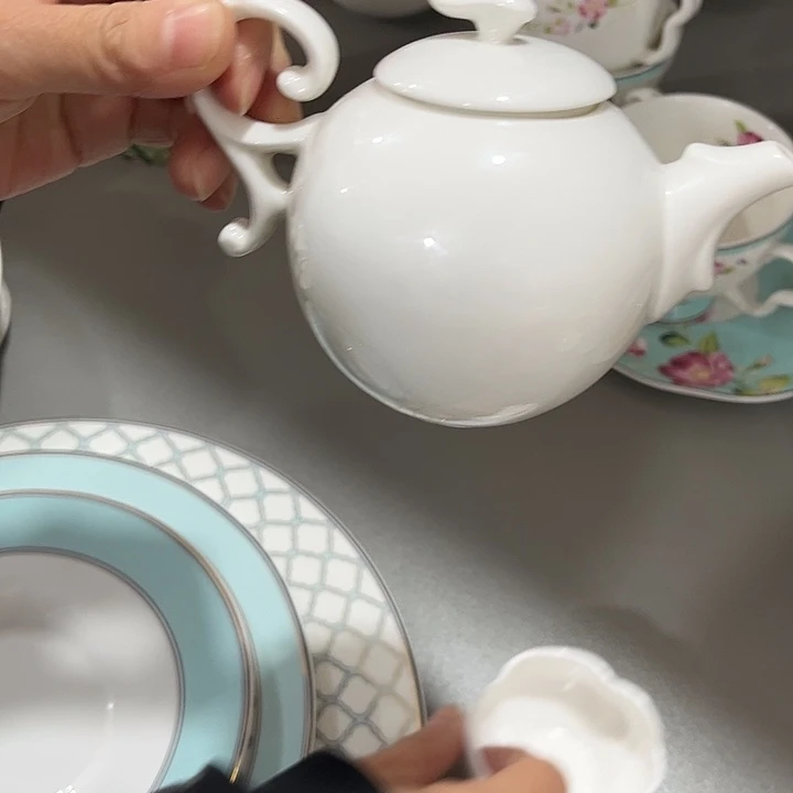 瓷片微瑕骨瓷壶一个