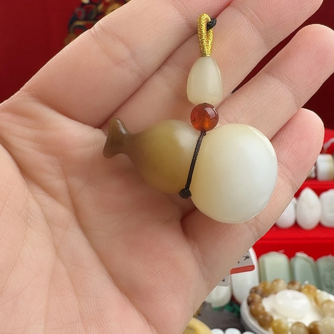 和田玉（糖玉）未镶嵌颈饰