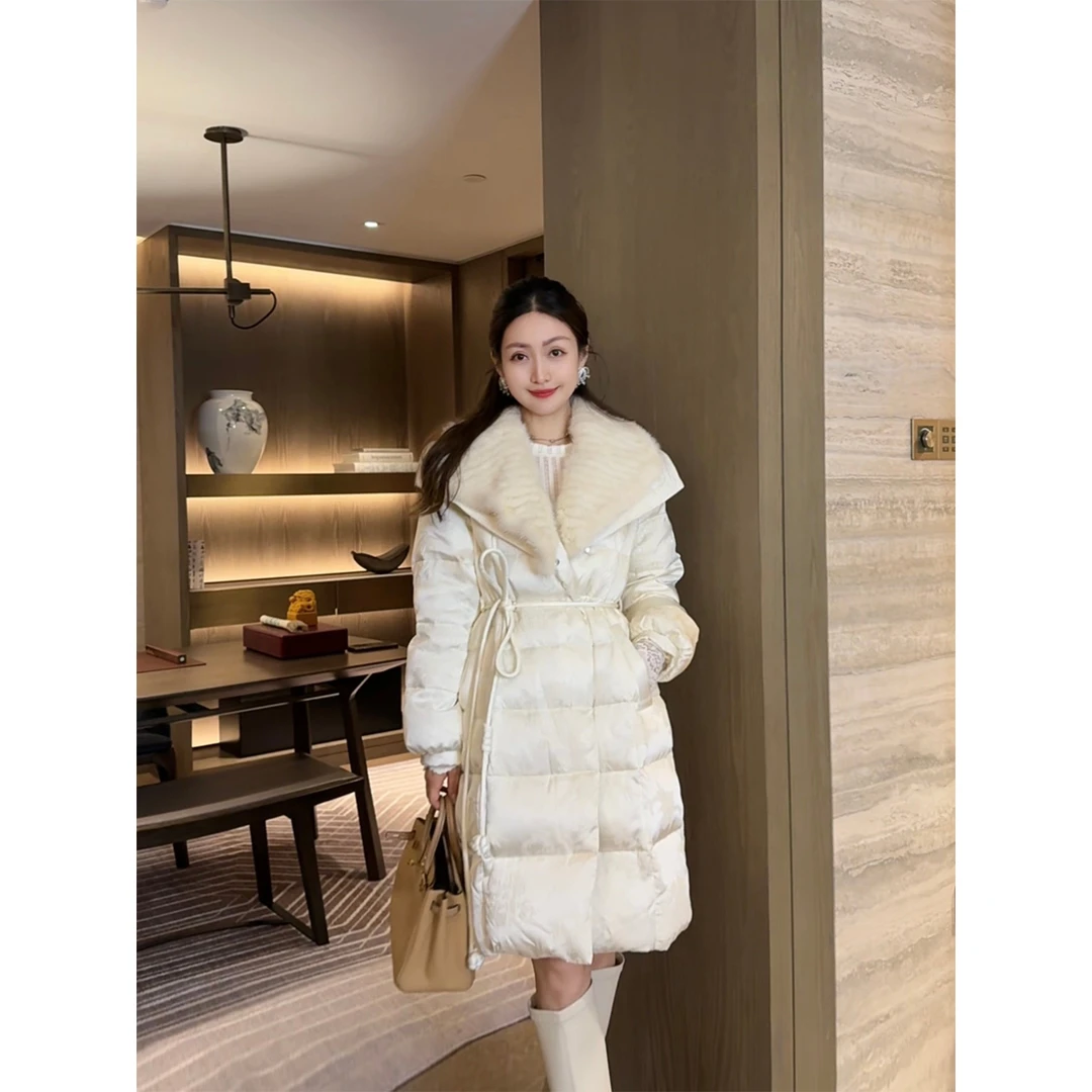 W·HAHA【千山暮雪】 90白鸭绒保暖水貂毛翻领羽绒服10529