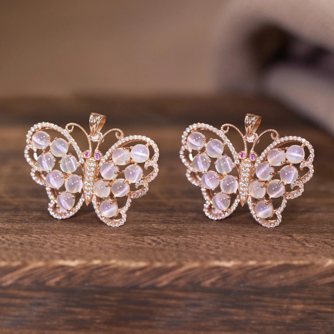 【歪歪】月光石蝴蝶吊坠（玫）*（多样性发一）XB-H7816