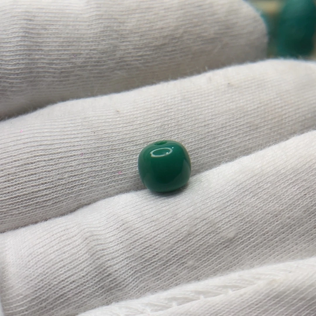 绿松石未镶嵌颈饰卡8-7