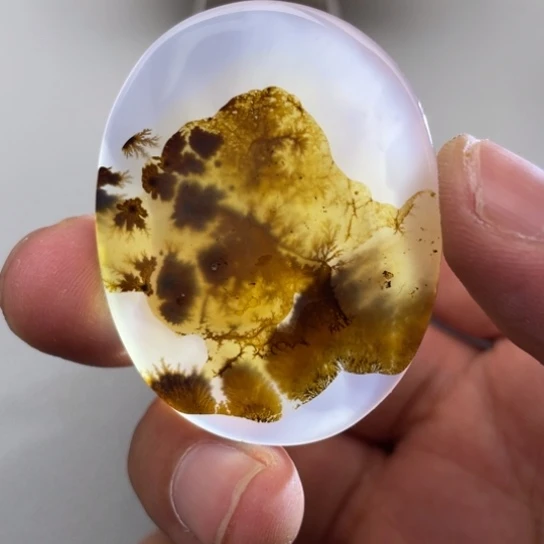 玛瑙/玉髓颈饰未镶嵌墨*