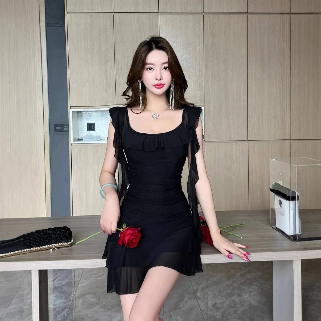 夏季显瘦收腰连衣裙气质小黑裙性感方领短裙修身纯色裙子