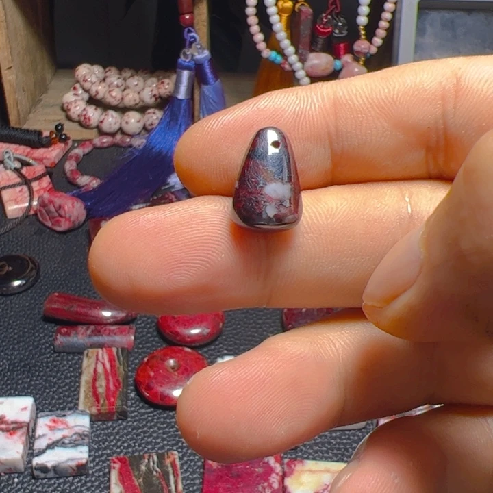 天然辰砂丹*舰朱砂原矿吊坠