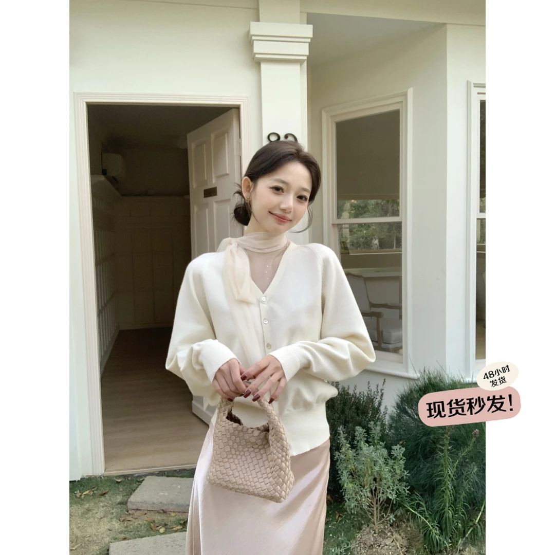 万万-清清【淡雅白茶】早春新款网纱拼接打底衬衫系带设计款上衣