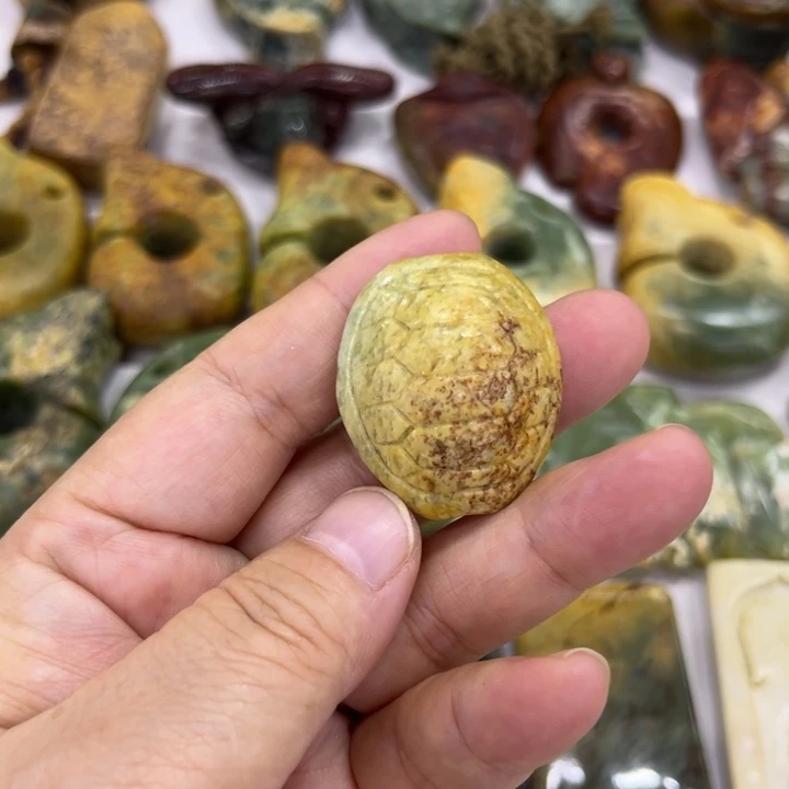 岫岩河磨玉（透闪石质玉）未镶嵌珠宝奇石