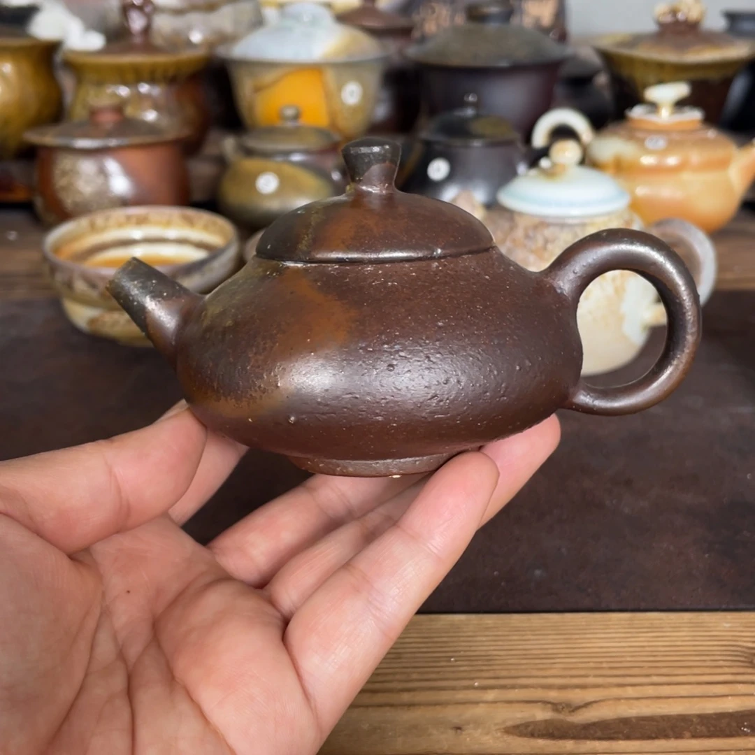 红珍珠113。  柴烧壶。