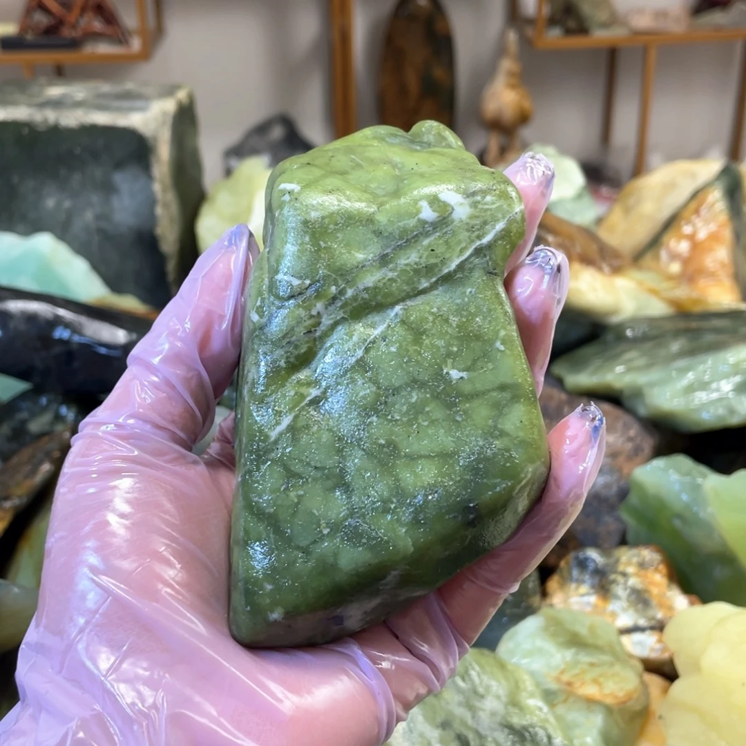 蛇纹石玉未镶嵌中国四大名玉简易