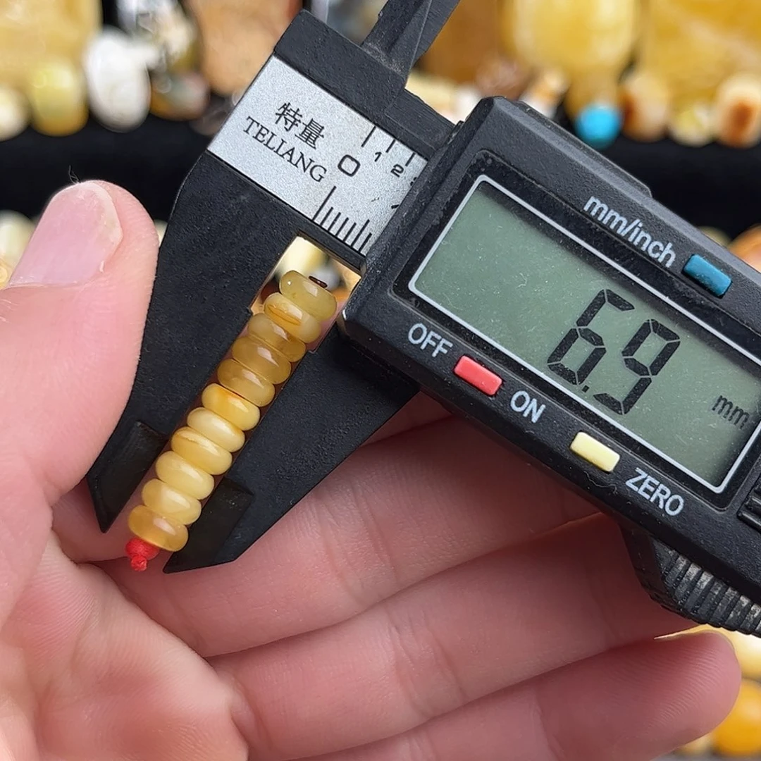 蜜蜡未镶嵌珠宝奇石