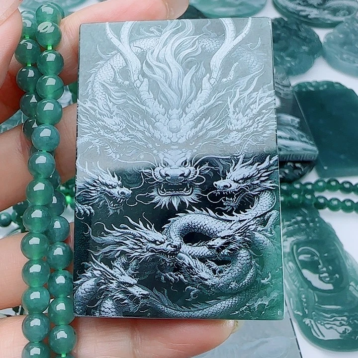 翡翠未镶嵌颈饰多样性发货天然的A货翡翠