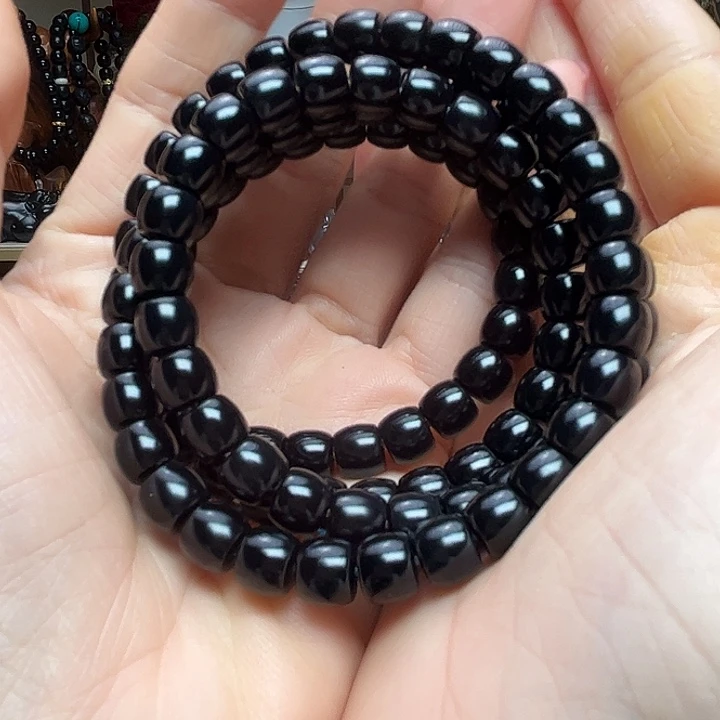 和田玉（墨玉）未镶嵌颈饰卡8直切珠宝级