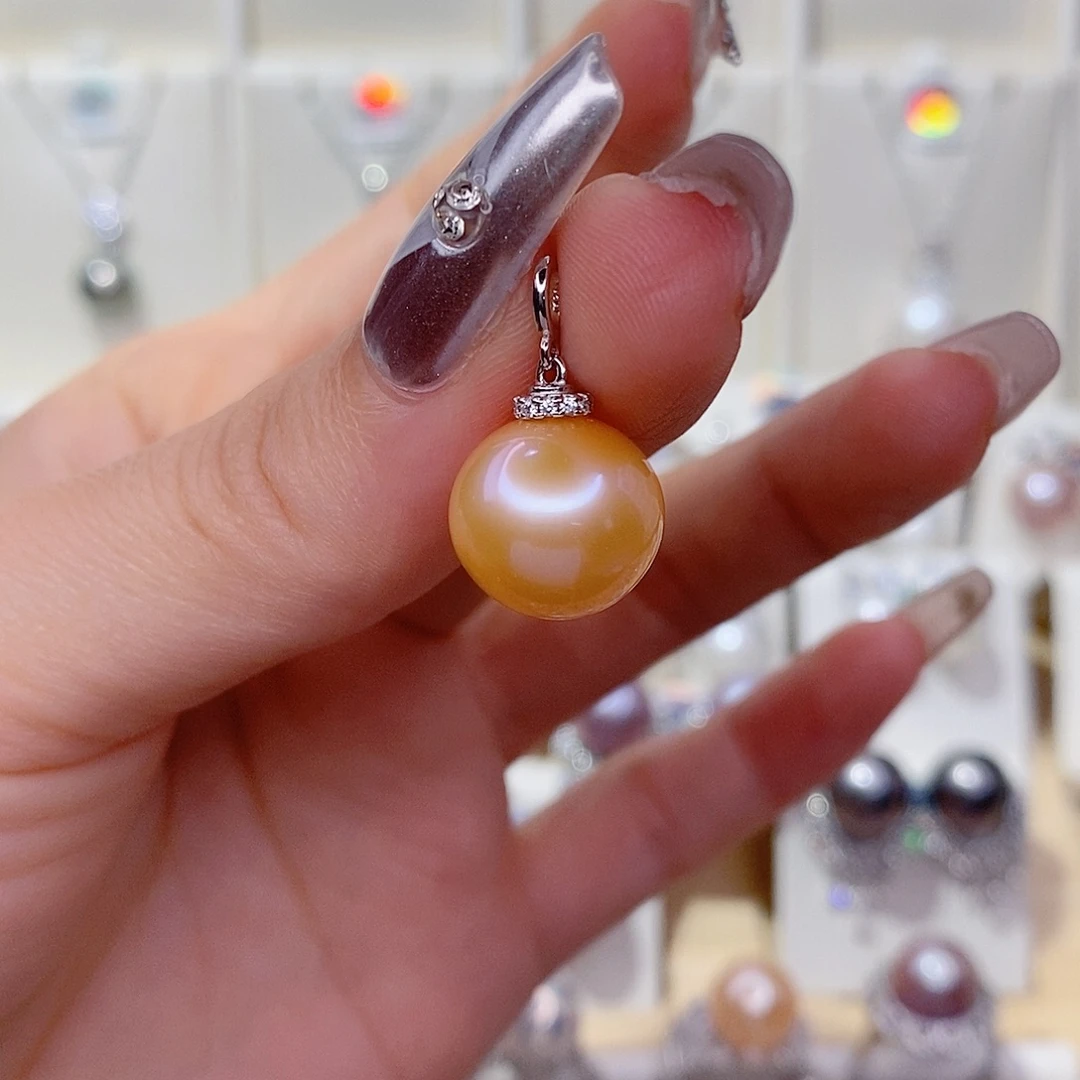 越***好银S925镶嵌淡水珍珠吊坠(赠链)