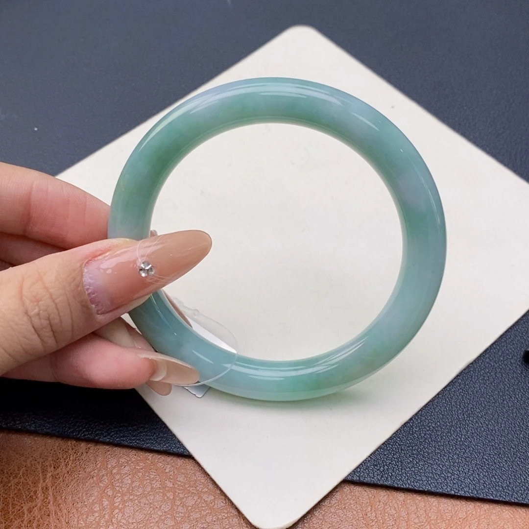 翡翠手镯未镶嵌56圆条