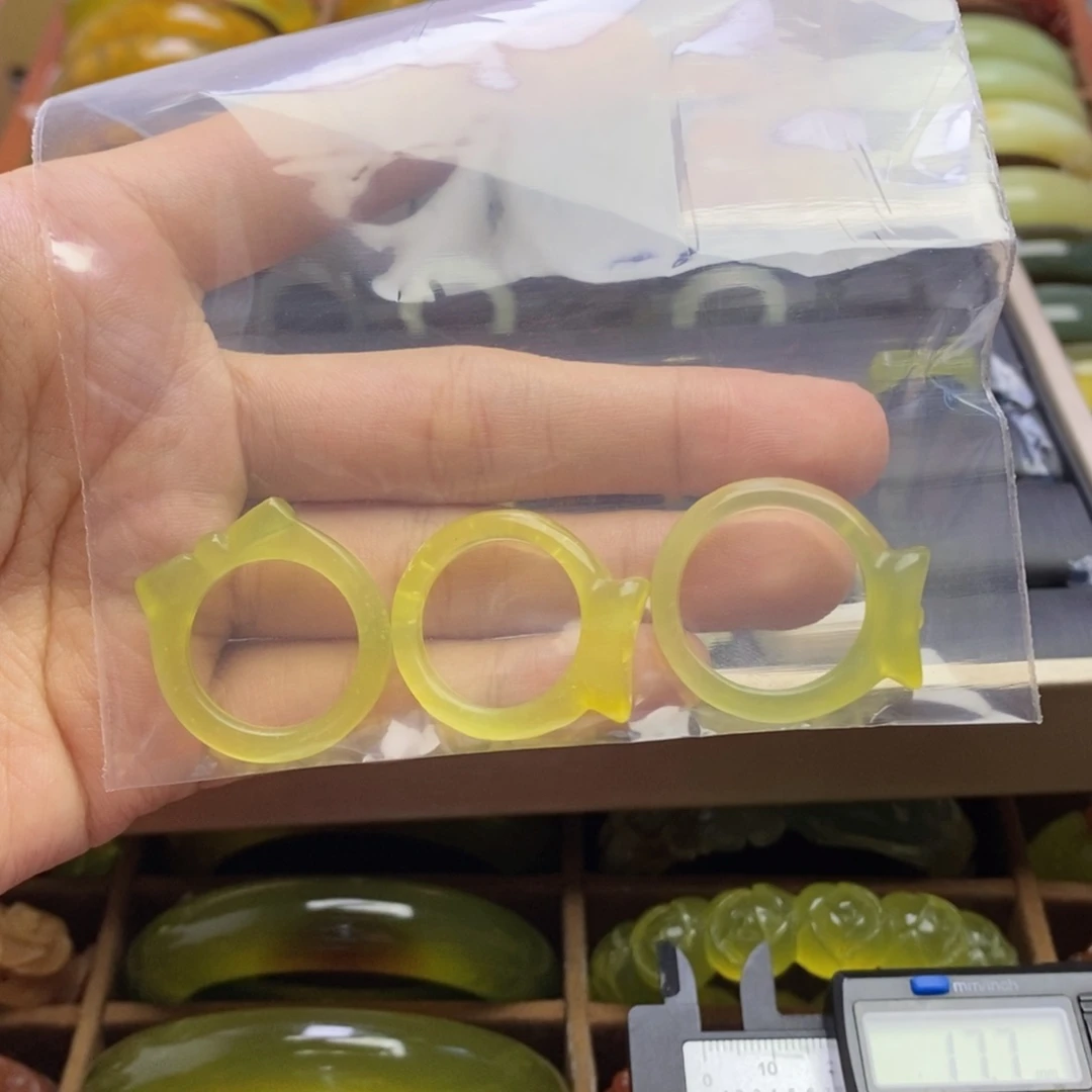 它***y蛇纹石玉未镶嵌手镯