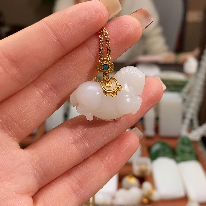 【闪购商品】吊坠(赠链)18K金镶嵌和田玉