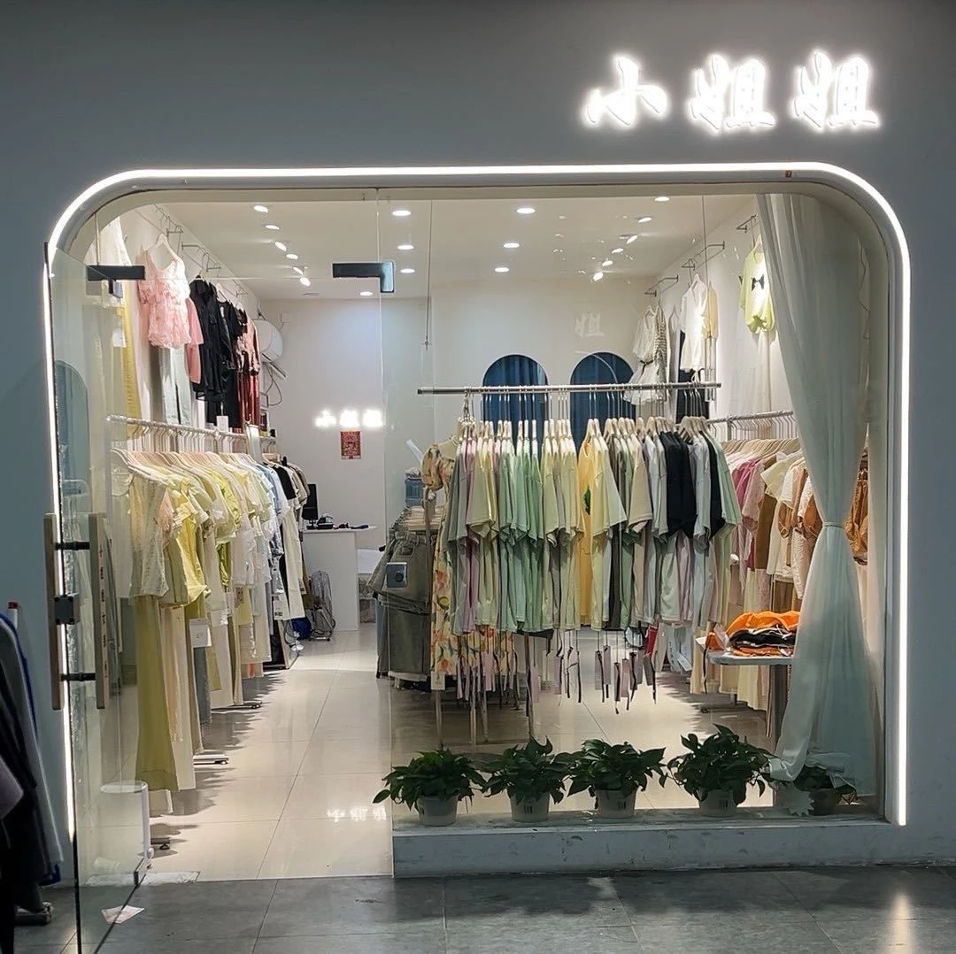 连衣裙时尚显瘦设计舒适百搭夏季穿搭