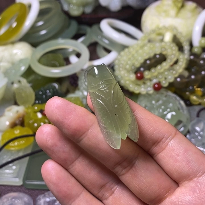 岫玉岫玉颈饰未镶嵌N****管