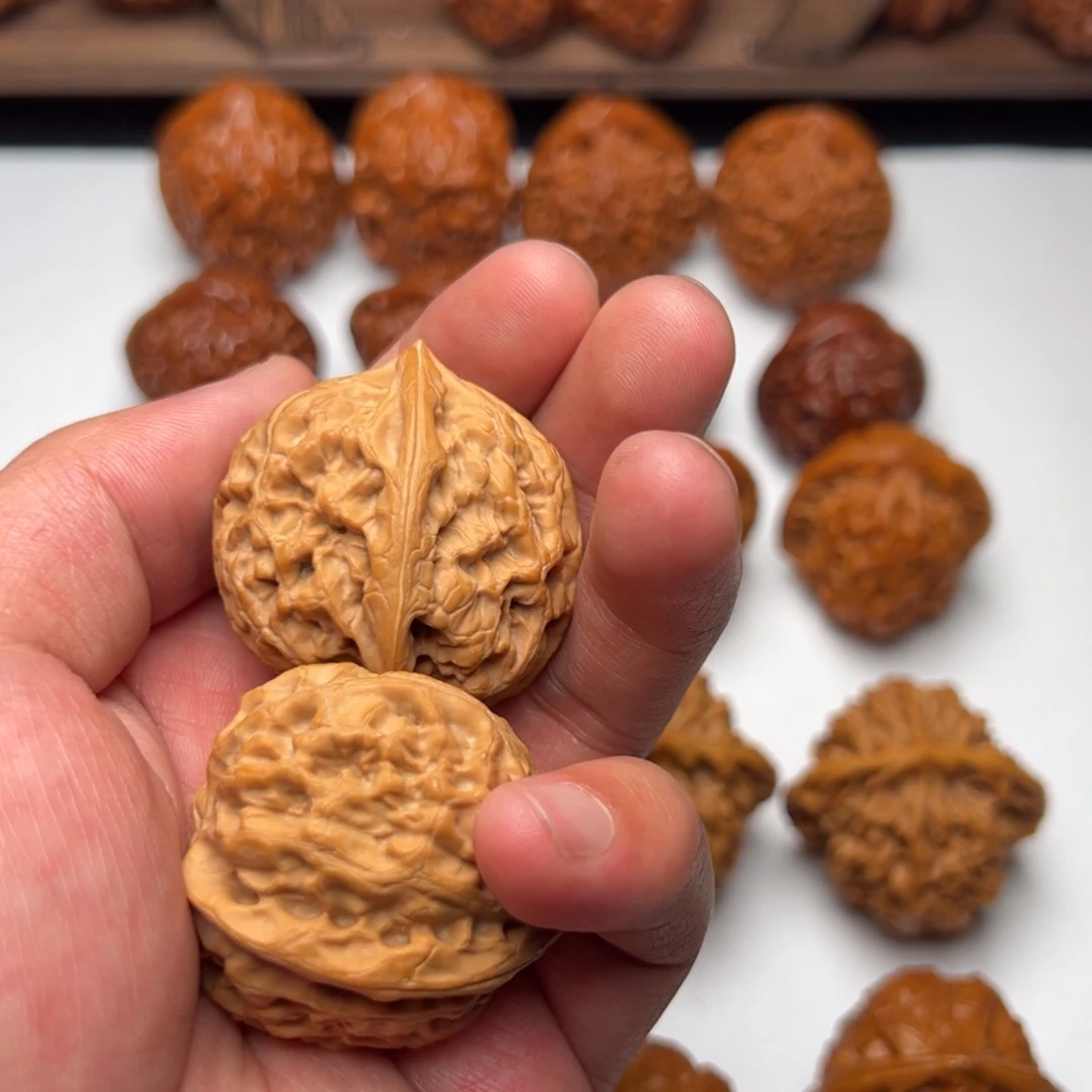 A***,文玩核桃吊坠擎天柱