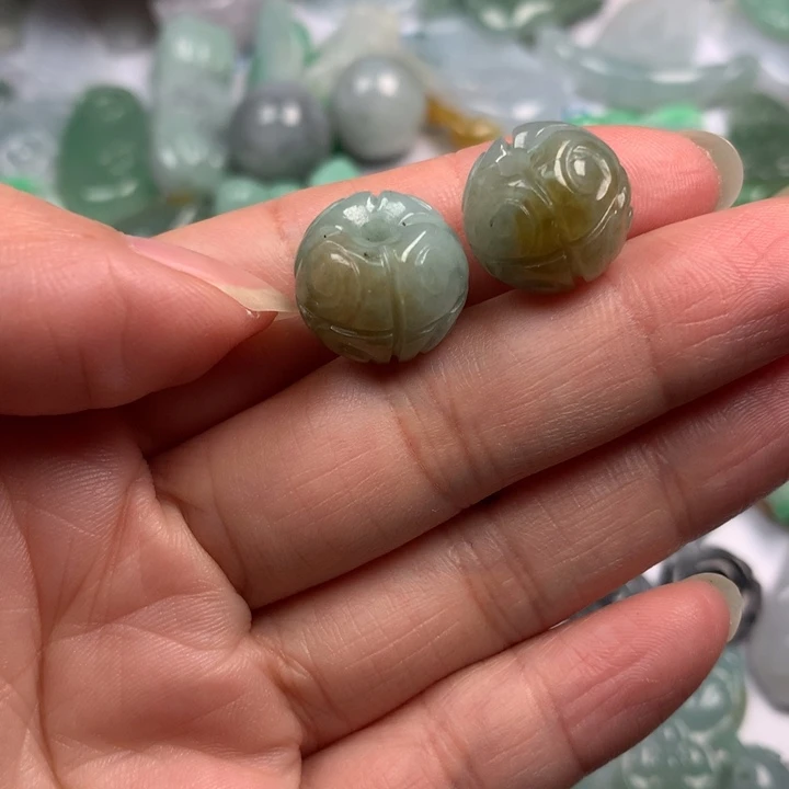 岩***石翡翠未镶嵌颈饰翡翠