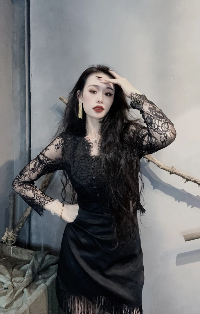 妍妍家黑色蕾丝镂空性感两件套