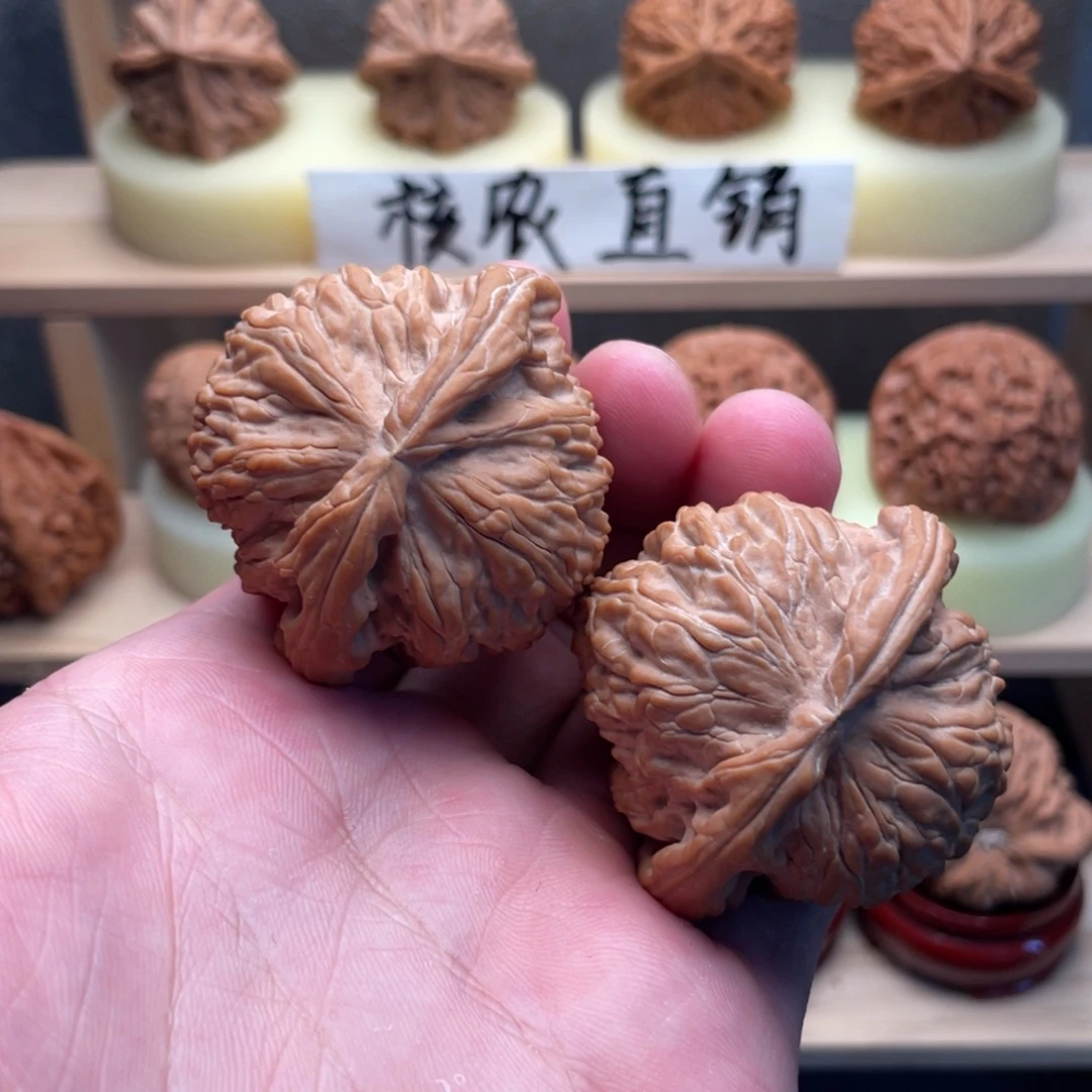 深***伴文玩核桃吊坠白狮子45