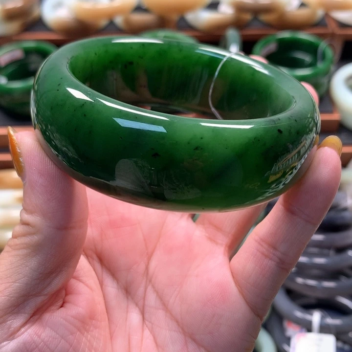 【闪购商品】未镶嵌手镯和田玉（碧玉）