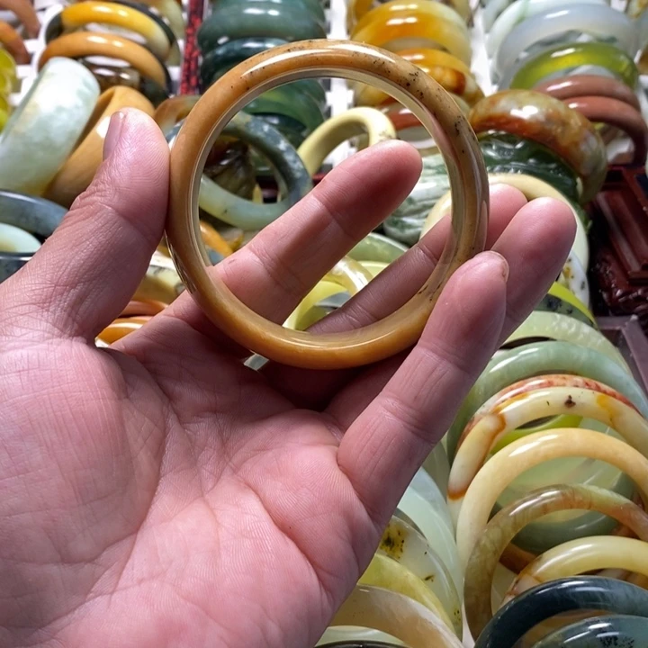 未镶嵌蛇纹石玉手镯