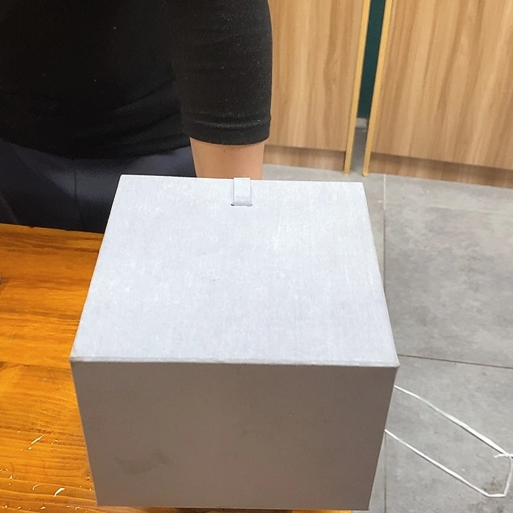 紫砂茶壶而天天听歌发呆