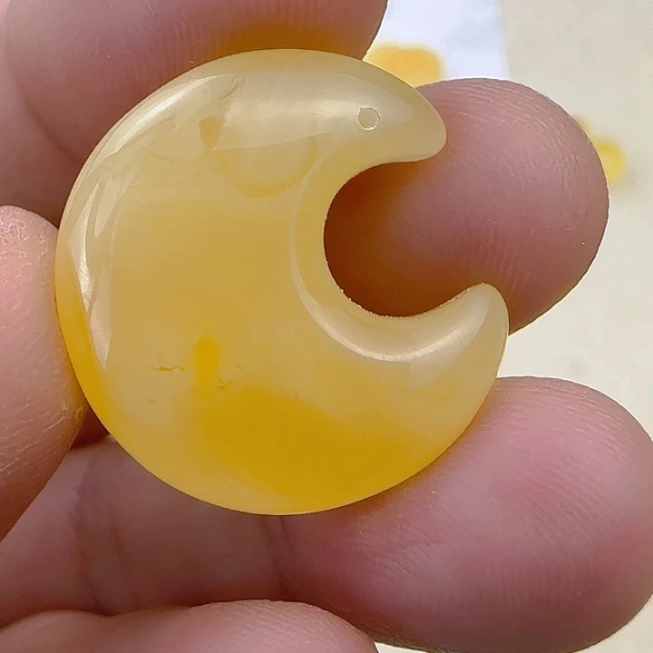 未镶嵌蜜蜡裸石2.2克