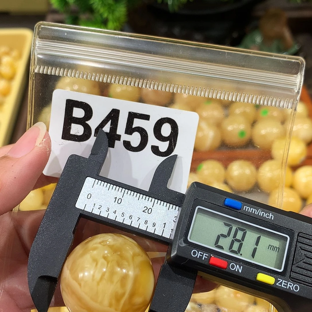 未镶嵌琥珀珠宝奇石