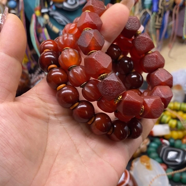 玛瑙/玉髓颈饰未镶嵌绿**踪