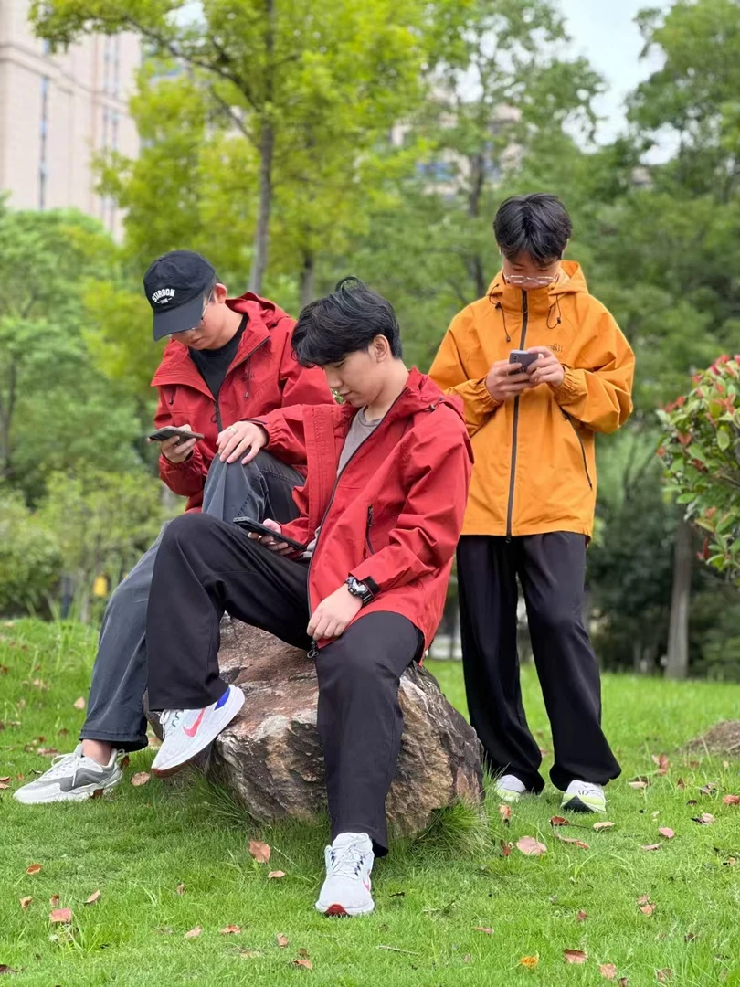 3美丽姐的男女同款三防冲锋衣