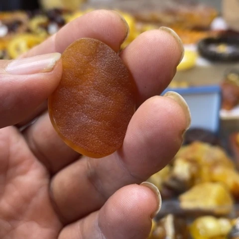 未镶嵌蜜蜡手串吊坠