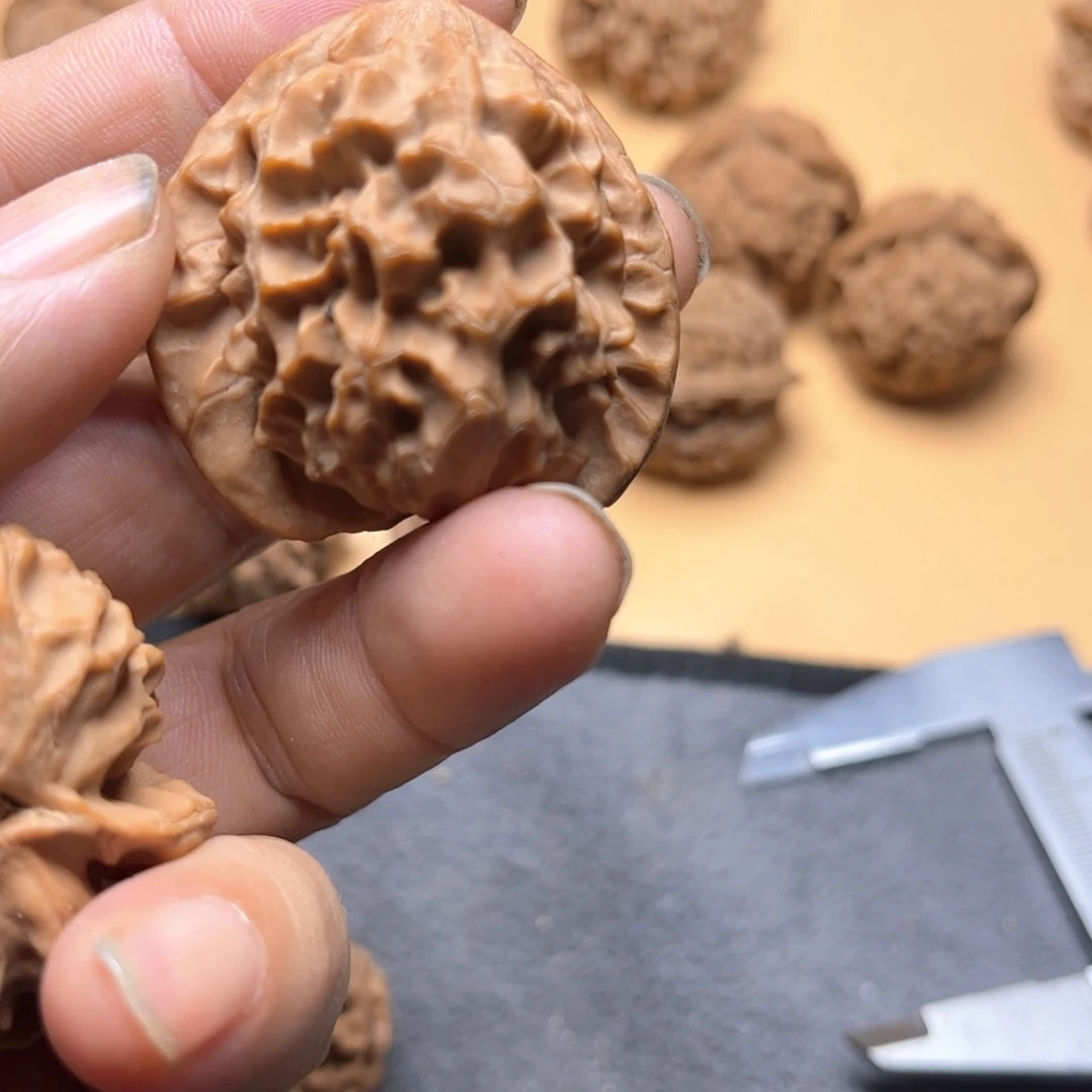 文玩核桃吊坠龙鳞