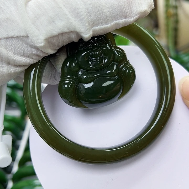 和田玉未镶嵌手镯搭佛公