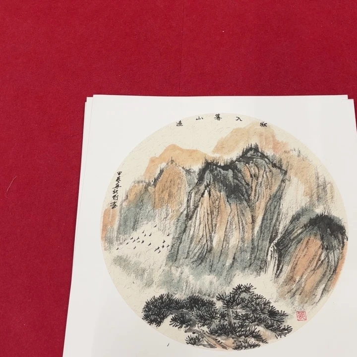 国画花鸟等图案为一体