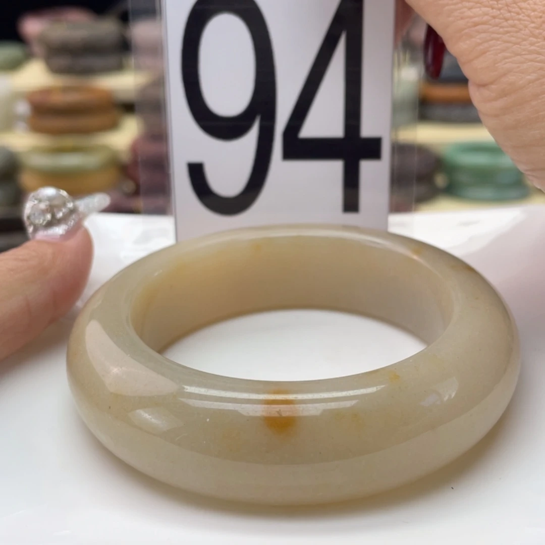 【闪购商品】石英质玉手镯未镶嵌