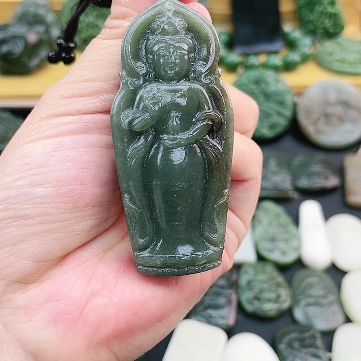 和田玉未镶嵌颈饰