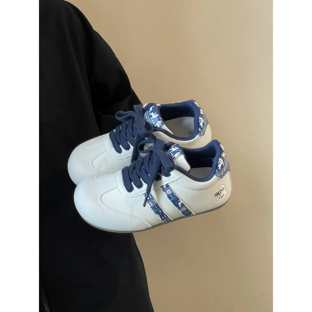 原创花边兔女款2025春秋新款薄底泡芙鞋百搭休闲学生板鞋女鞋子