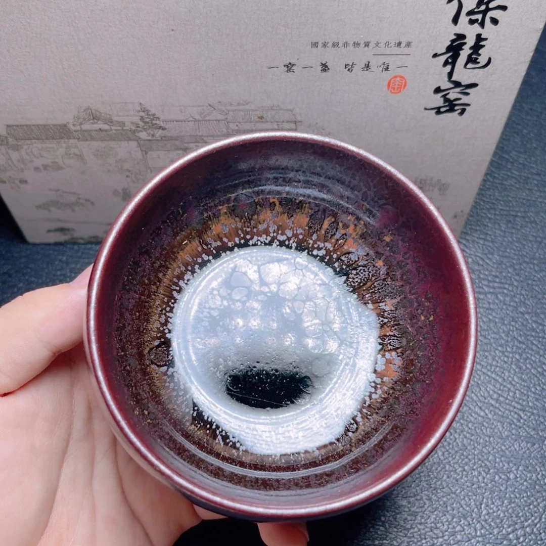 茶盏滴滴答答的声音响