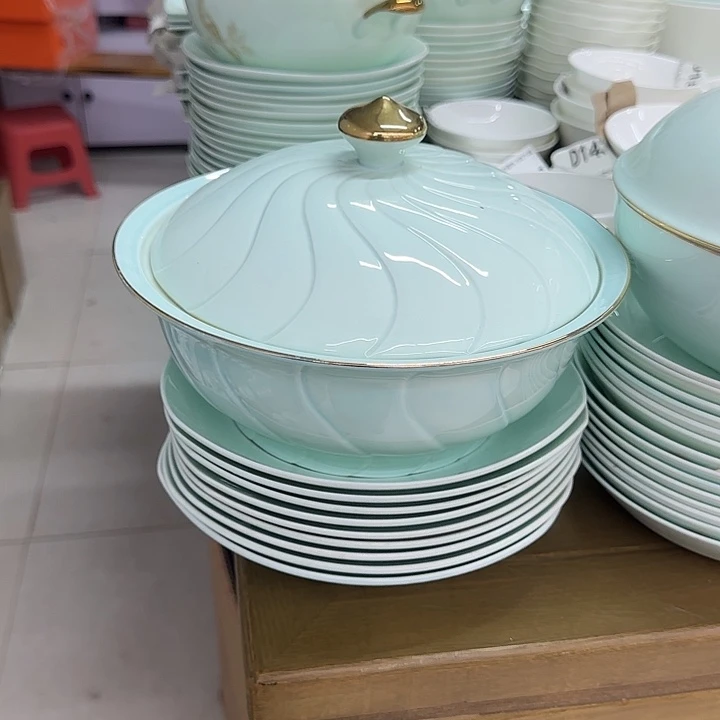 45%以上骨粉骨瓷青瓷镶金无把汤锅一个特价