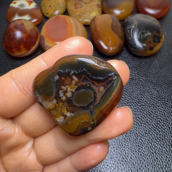 砖雕酒*香马达加斯加奇石手把件